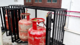The Ultimate Guide to Kitchen Gas Safety: Piped Gas vs. Cylinder Inside